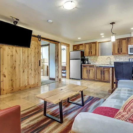 Wall Street Suites